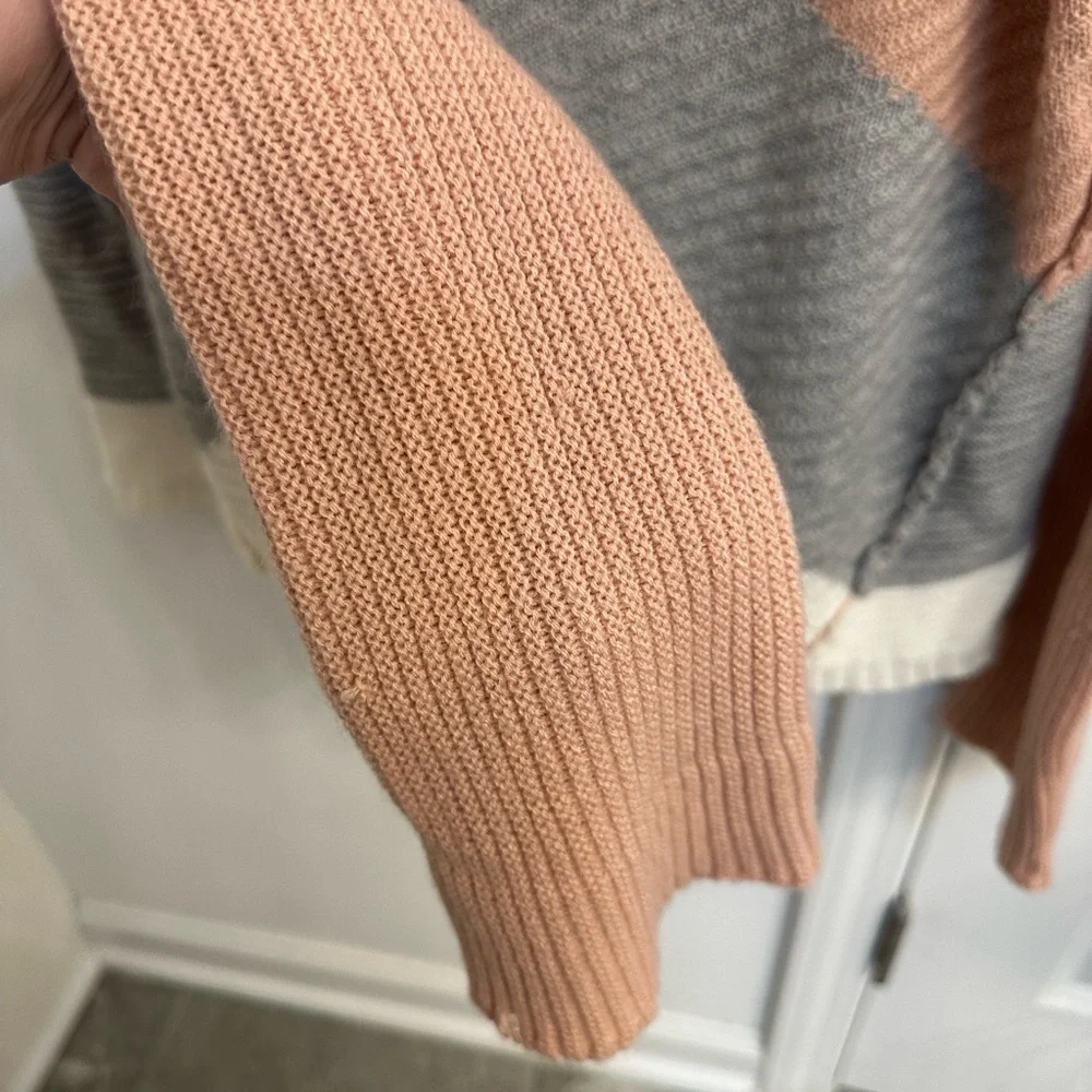 V-Neck Chevron Sweater in Pink, Gray, and Cream - Picture 4 of 6